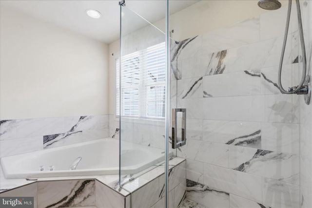 13573 CEDAR RUN LN, Herndon, VA 20171