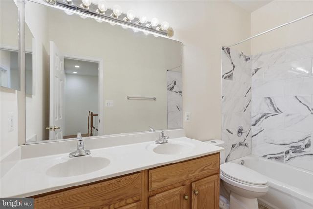 13573 CEDAR RUN LN, Herndon, VA 20171