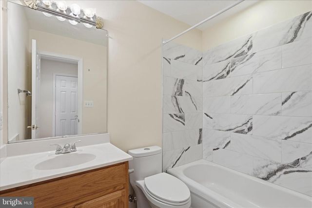 13573 CEDAR RUN LN, Herndon, VA 20171