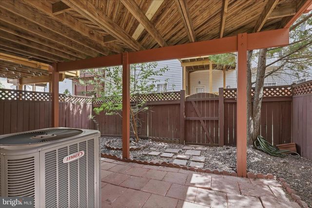 13573 CEDAR RUN LN, Herndon, VA 20171