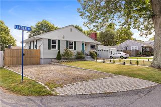 67 Linden Street, Middletown, RI 02842