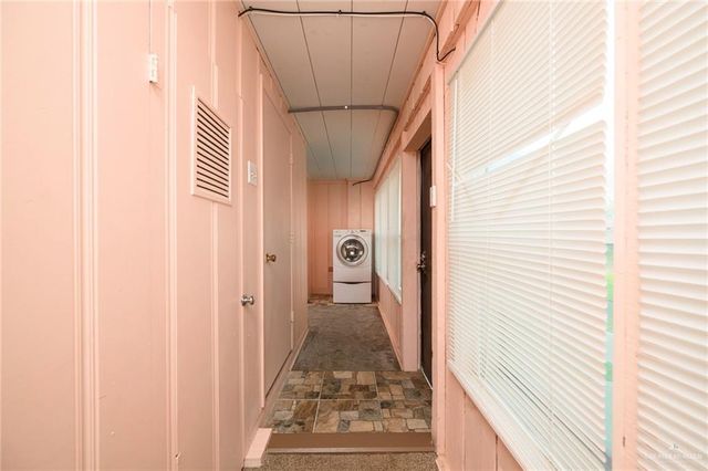 439 E Van Eaton Avenue, Raymondville, TX 78580