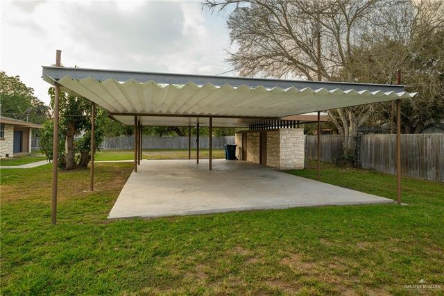 439 E Van Eaton Avenue, Raymondville, TX 78580