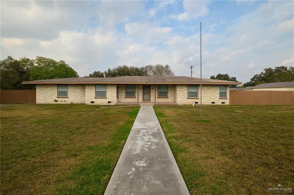 439 E Van Eaton Avenue, Raymondville, TX 78580