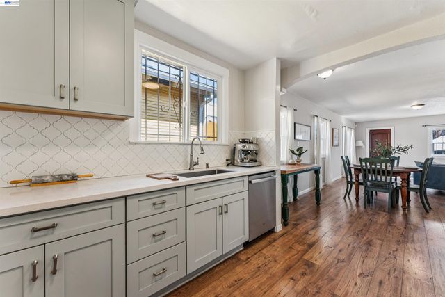 1262 94th Avenue, Oakland, CA 94603