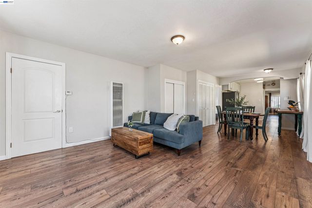 1262 94th Avenue, Oakland, CA 94603