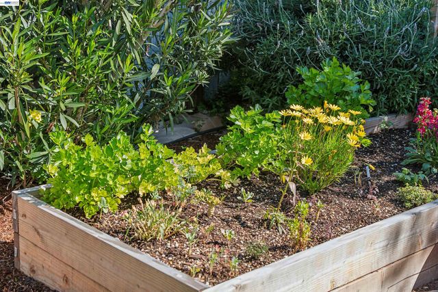 1262 94th Avenue, Oakland, CA 94603