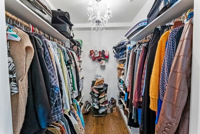 350 W 2nd St 2, Boston, MA 02127