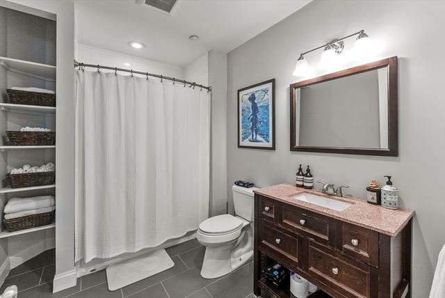 350 W 2nd St 2, Boston, MA 02127