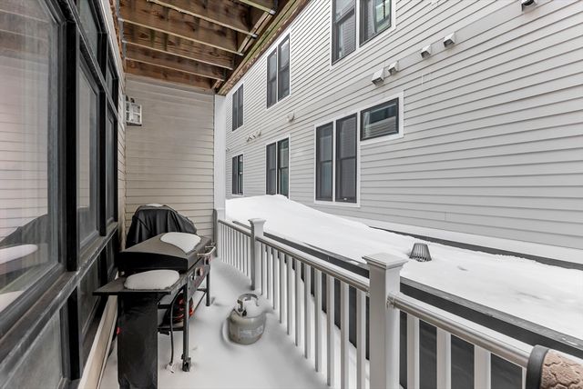 350 W 2nd St 2, Boston, MA 02127