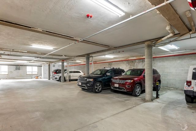 350 W 2nd St 2, Boston, MA 02127