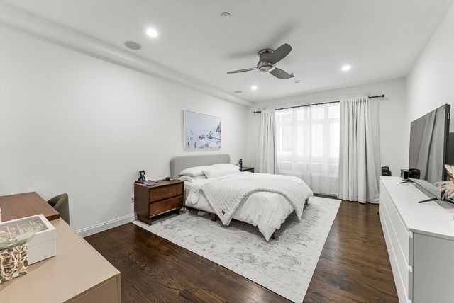 350 W 2nd St 2, Boston, MA 02127