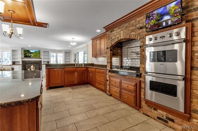 40 Waterford Park, Amherst, NY 14221