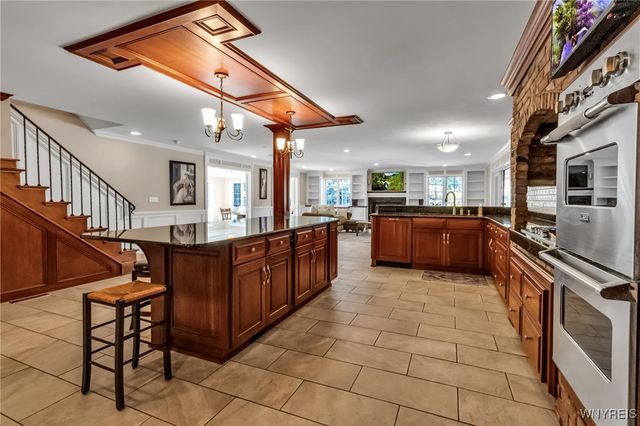 40 Waterford Park, Amherst, NY 14221