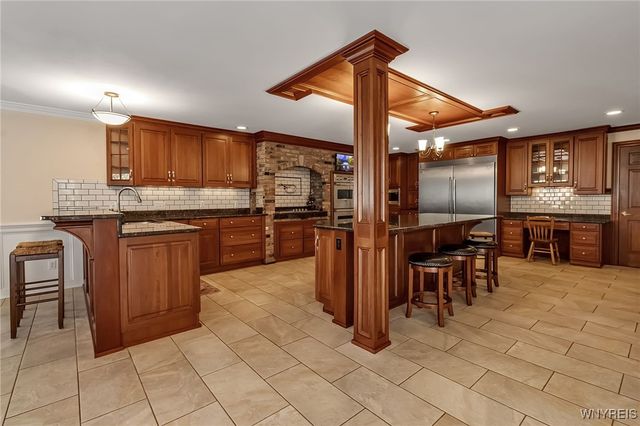 40 Waterford Park, Amherst, NY 14221