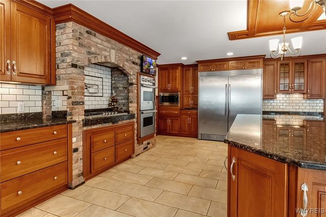 40 Waterford Park, Amherst, NY 14221