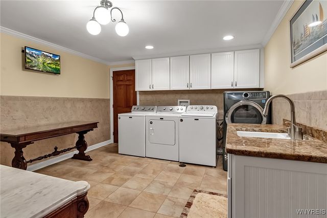 40 Waterford Park, Amherst, NY 14221