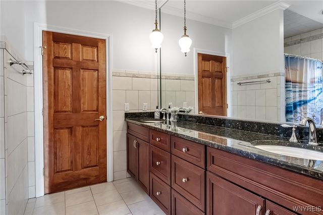 40 Waterford Park, Amherst, NY 14221