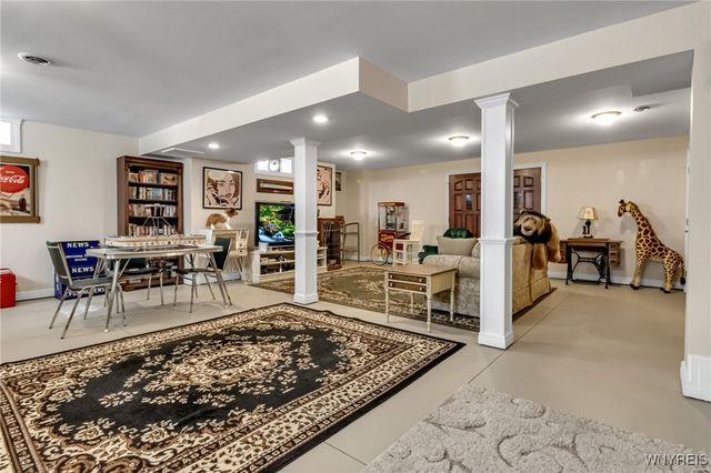 40 Waterford Park, Amherst, NY 14221