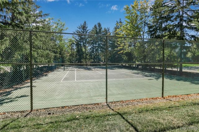 40 Waterford Park, Amherst, NY 14221