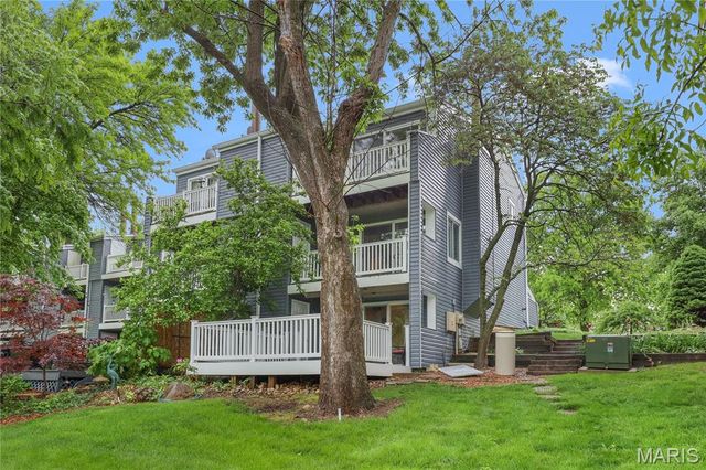 1021 Fairways Drive 1, Lake St Louis, MO 63367