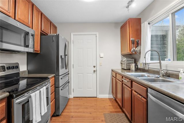 1021 Fairways Drive 1, Lake St Louis, MO 63367
