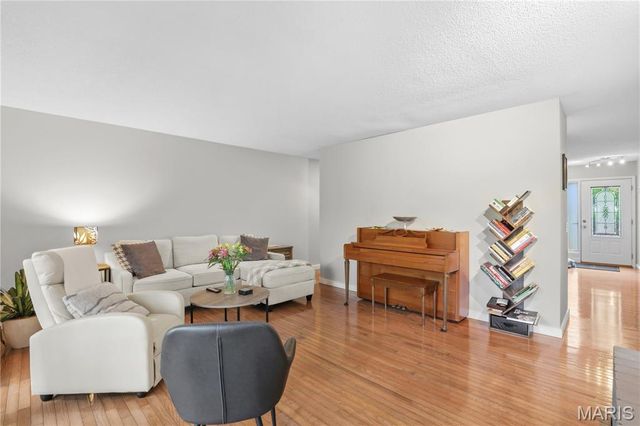 1021 Fairways Drive 1, Lake St Louis, MO 63367