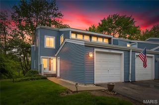 1021 Fairways Drive 1, Lake St Louis, MO 63367