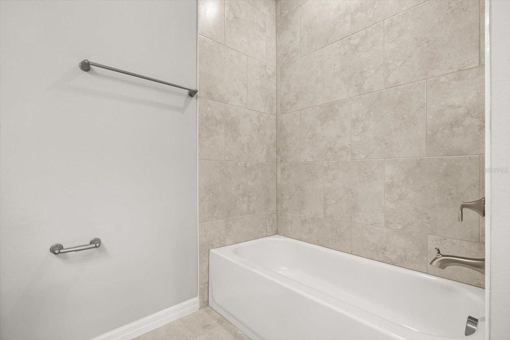 Image 20 of property listing at 4329 CREMONA DRIVE, Sebring, FL 33872