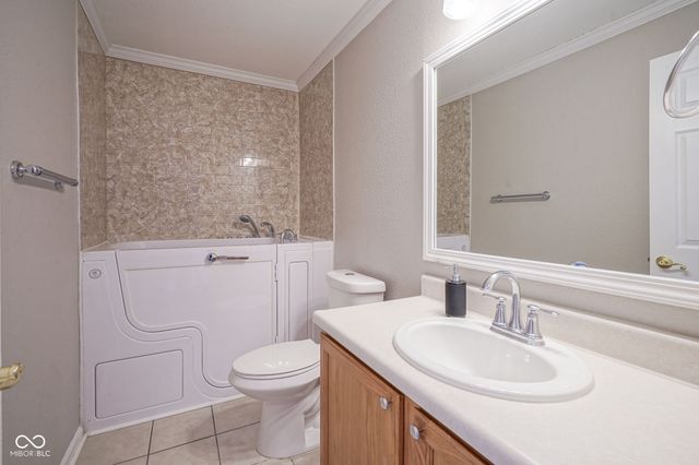 6038 White Birch Drive, Fishers, IN 46038