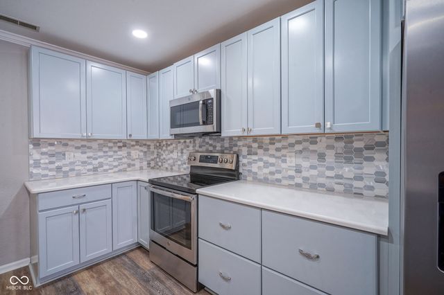 6038 White Birch Drive, Fishers, IN 46038