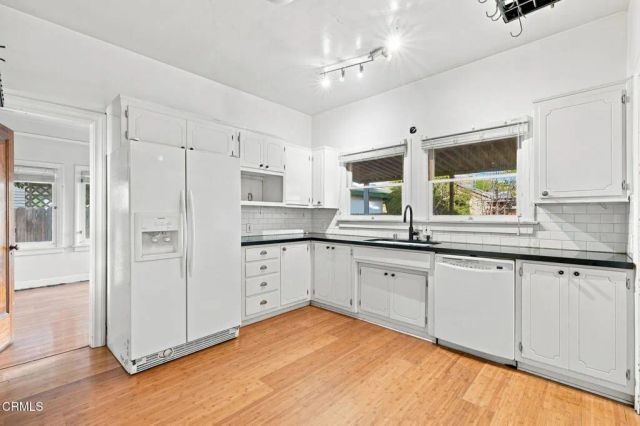 1525 Alta Vista Drive, Bakersfield, CA 93305