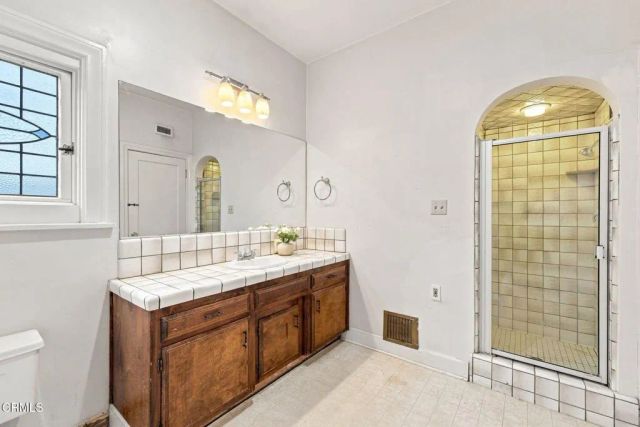 1525 Alta Vista Drive, Bakersfield, CA 93305