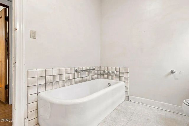 1525 Alta Vista Drive, Bakersfield, CA 93305