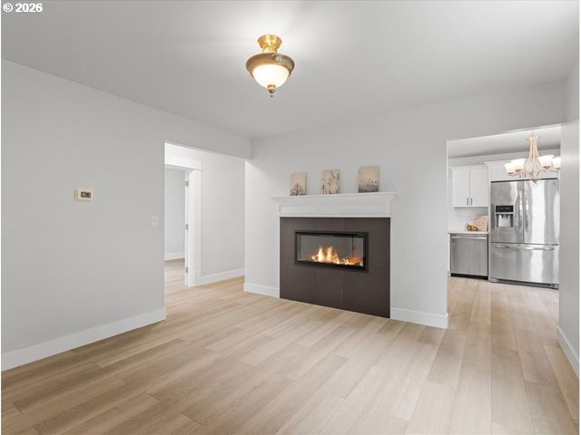 234 Ne CLEVELAND Ave, Gresham, OR 97030