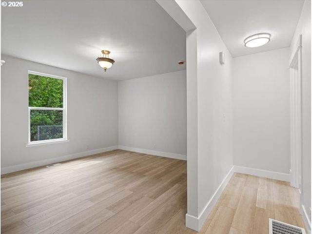 234 Ne CLEVELAND Ave, Gresham, OR 97030