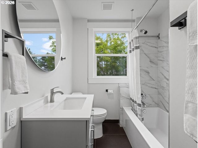 234 Ne CLEVELAND Ave, Gresham, OR 97030