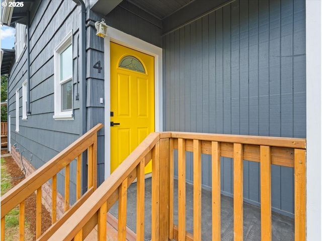 234 Ne CLEVELAND Ave, Gresham, OR 97030