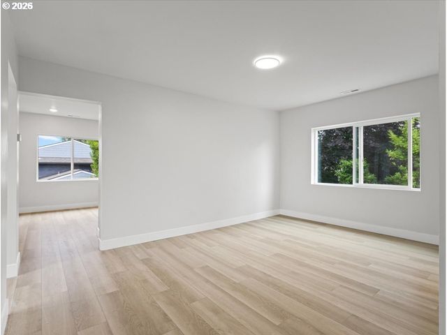 234 Ne CLEVELAND Ave, Gresham, OR 97030