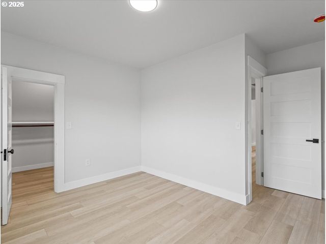 234 Ne CLEVELAND Ave, Gresham, OR 97030