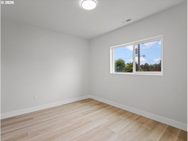 234 Ne CLEVELAND Ave, Gresham, OR 97030