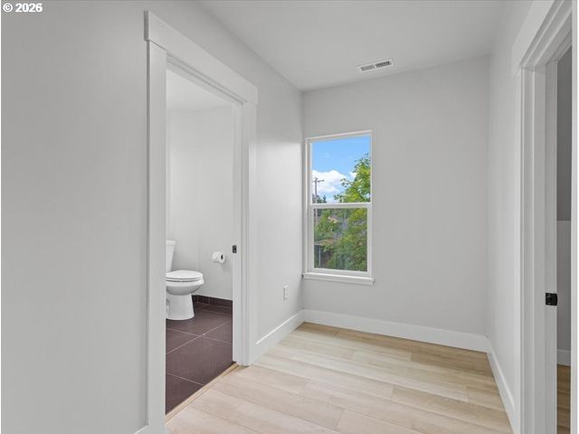 234 Ne CLEVELAND Ave, Gresham, OR 97030