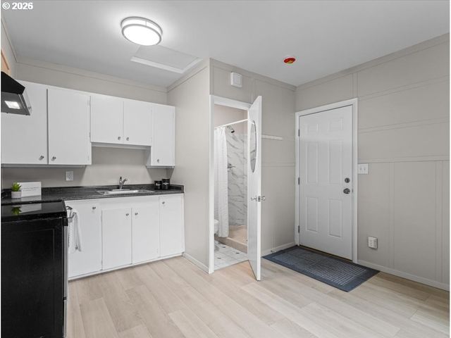 234 Ne CLEVELAND Ave, Gresham, OR 97030