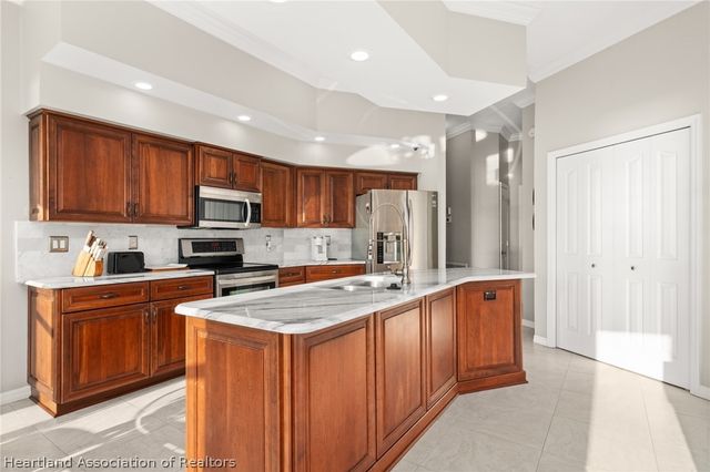 34 Meadowlake Circle S, Lake Placid, FL 33852