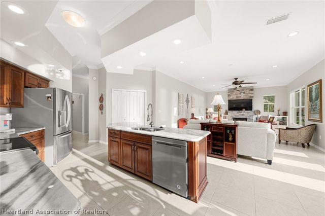 34 Meadowlake Circle S, Lake Placid, FL 33852