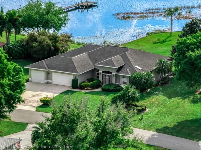34 Meadowlake Circle S, Lake Placid, FL 33852