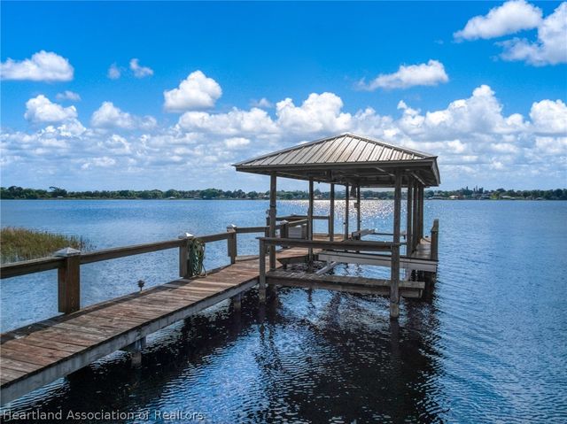 34 Meadowlake Circle S, Lake Placid, FL 33852