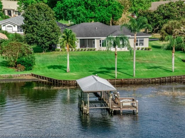 34 Meadowlake Circle S, Lake Placid, FL 33852