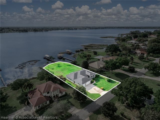 34 Meadowlake Circle S, Lake Placid, FL 33852