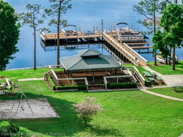 34 Meadowlake Circle S, Lake Placid, FL 33852